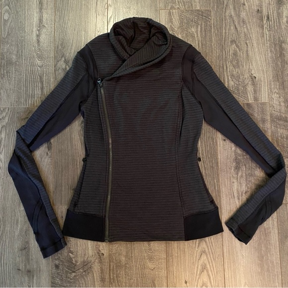 Lululemon Bhakti Yoga Jacket define style - Picture 9 of 14